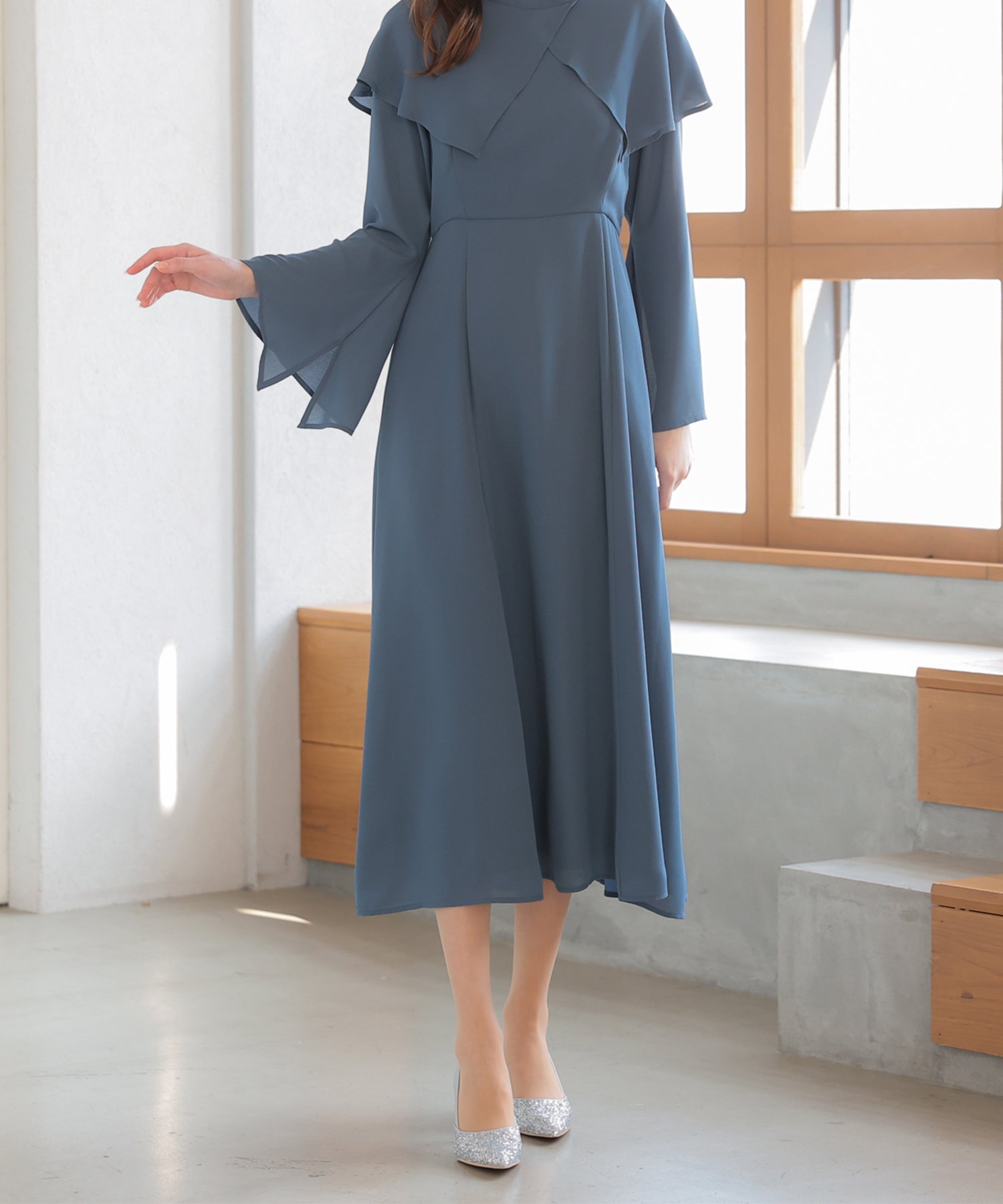 【SALE】ケープ襟ワンピースドレス/22323222