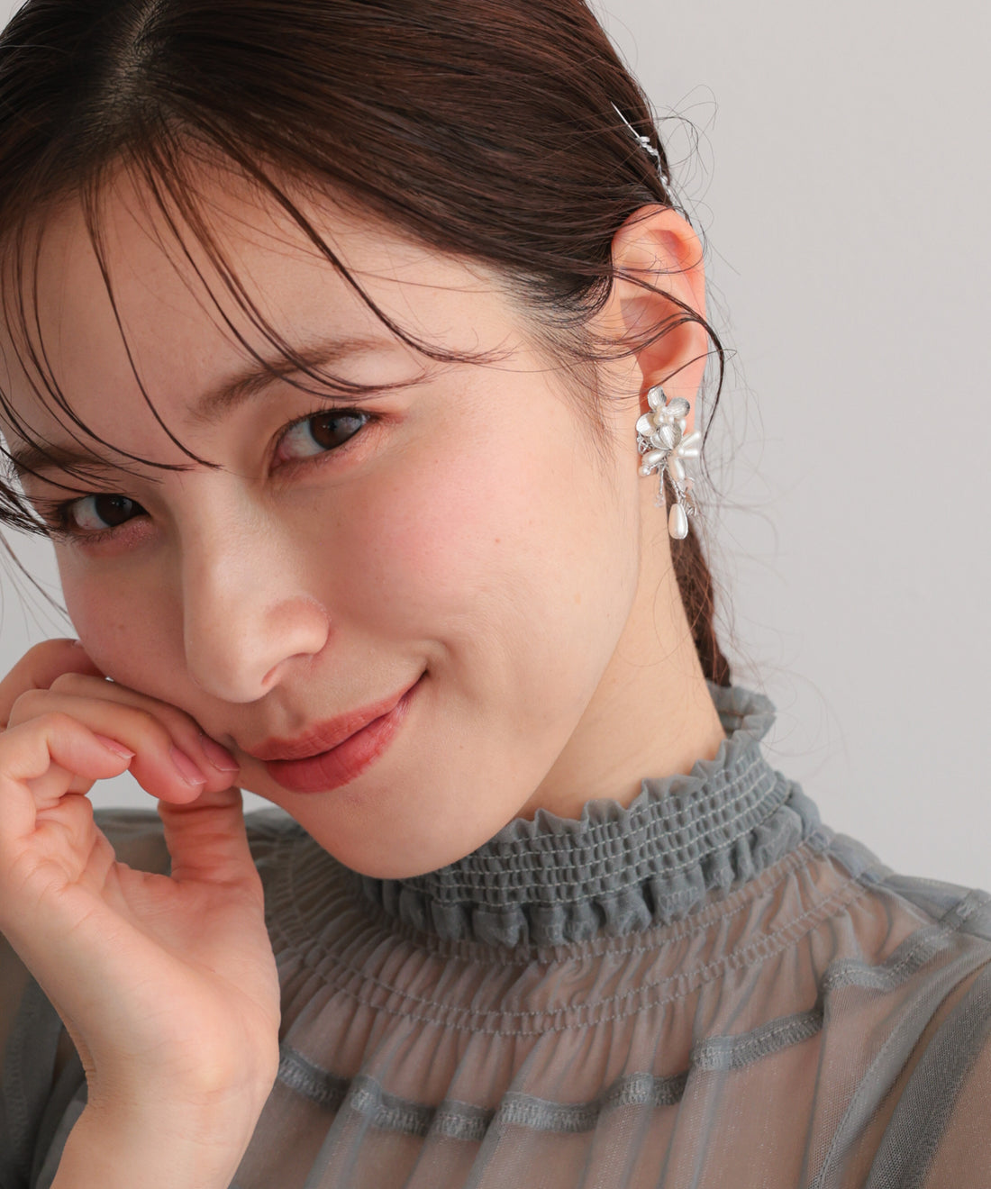 ドレスアクセサリー フラワーモチーフパールイヤリング/ERT42010