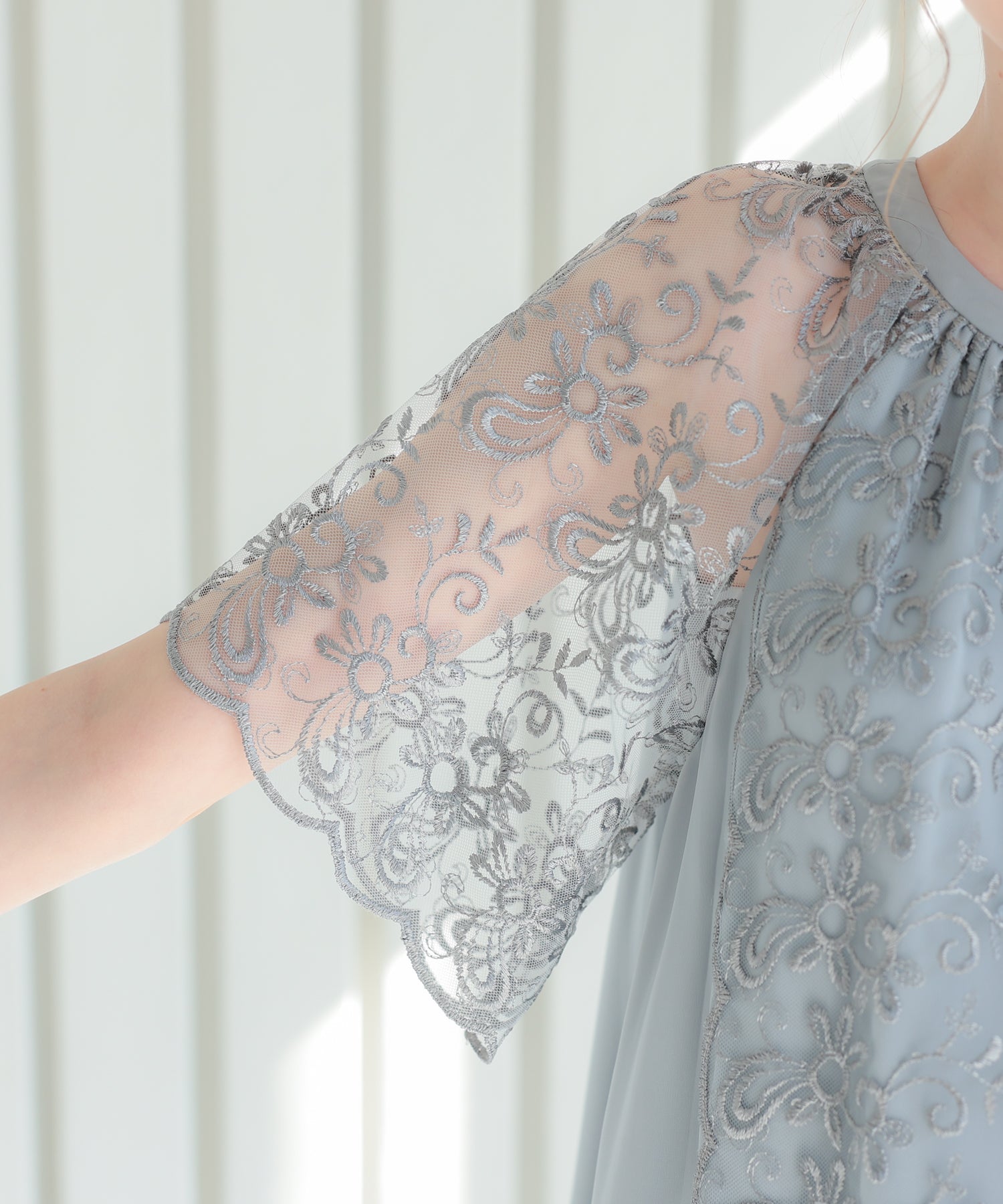 Aライン刺繍ドレス/22323220
