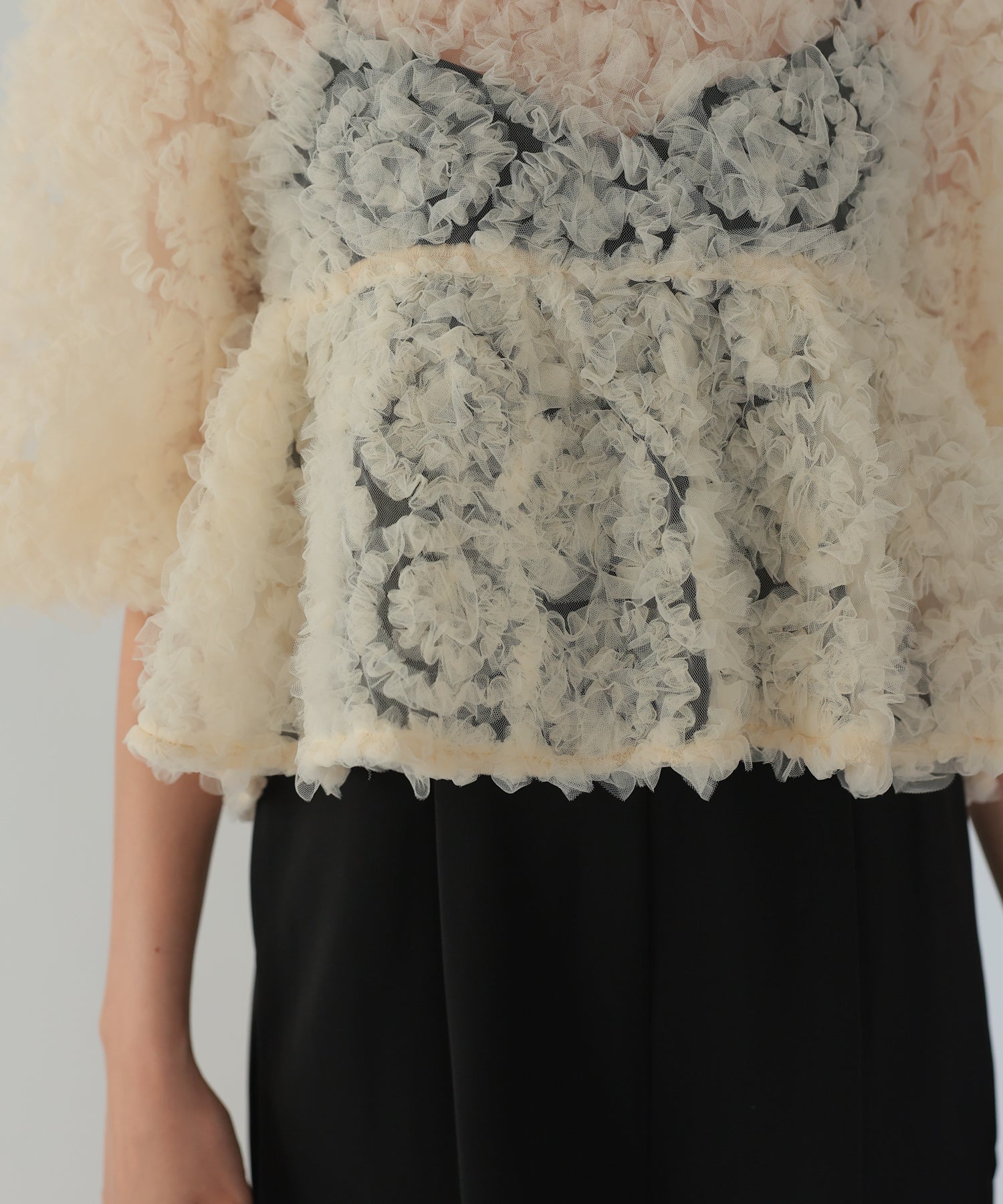 ベージュ×ブラック