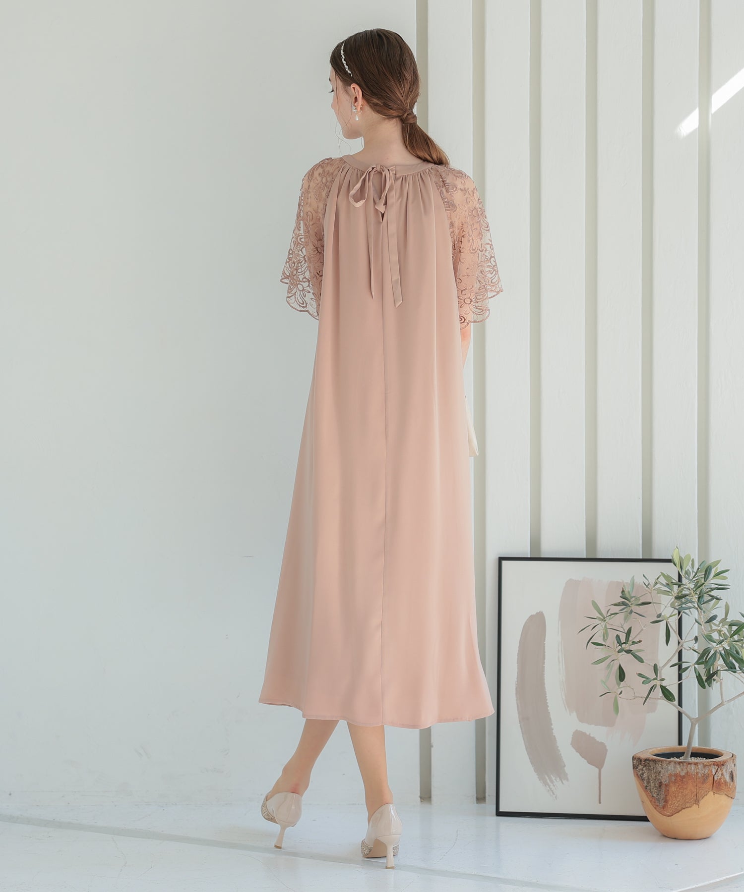 即国内発送・送込♪ADRIANNA PAPELL♪鮮やか刺繍ドレス$219 結婚式・お呼ばれドレス｜Aライン 刺繍ドレス/22323220-haremode
