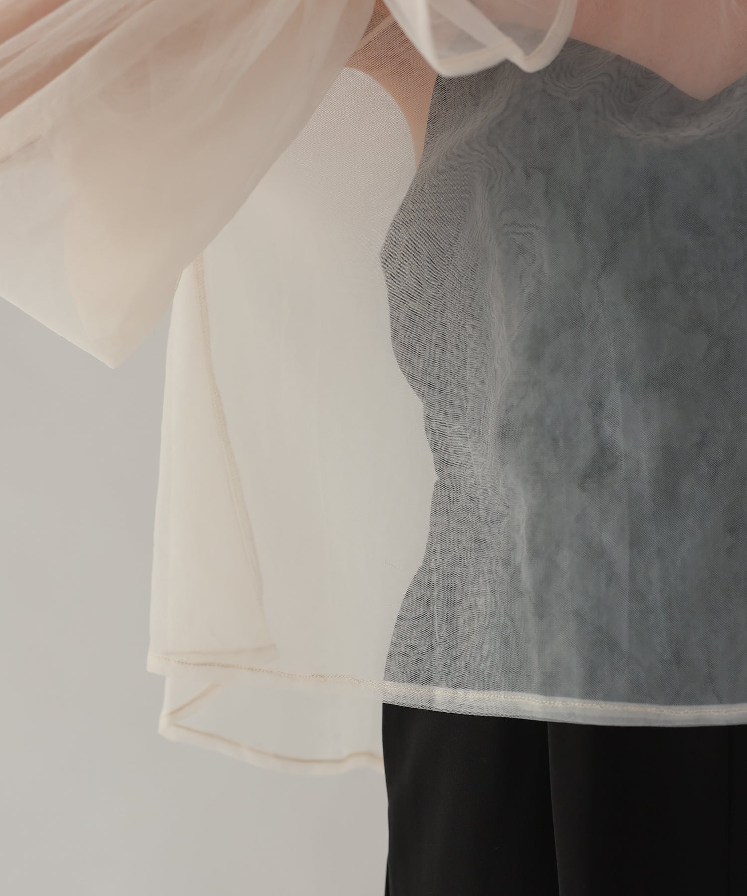 ベージュ×ブラック