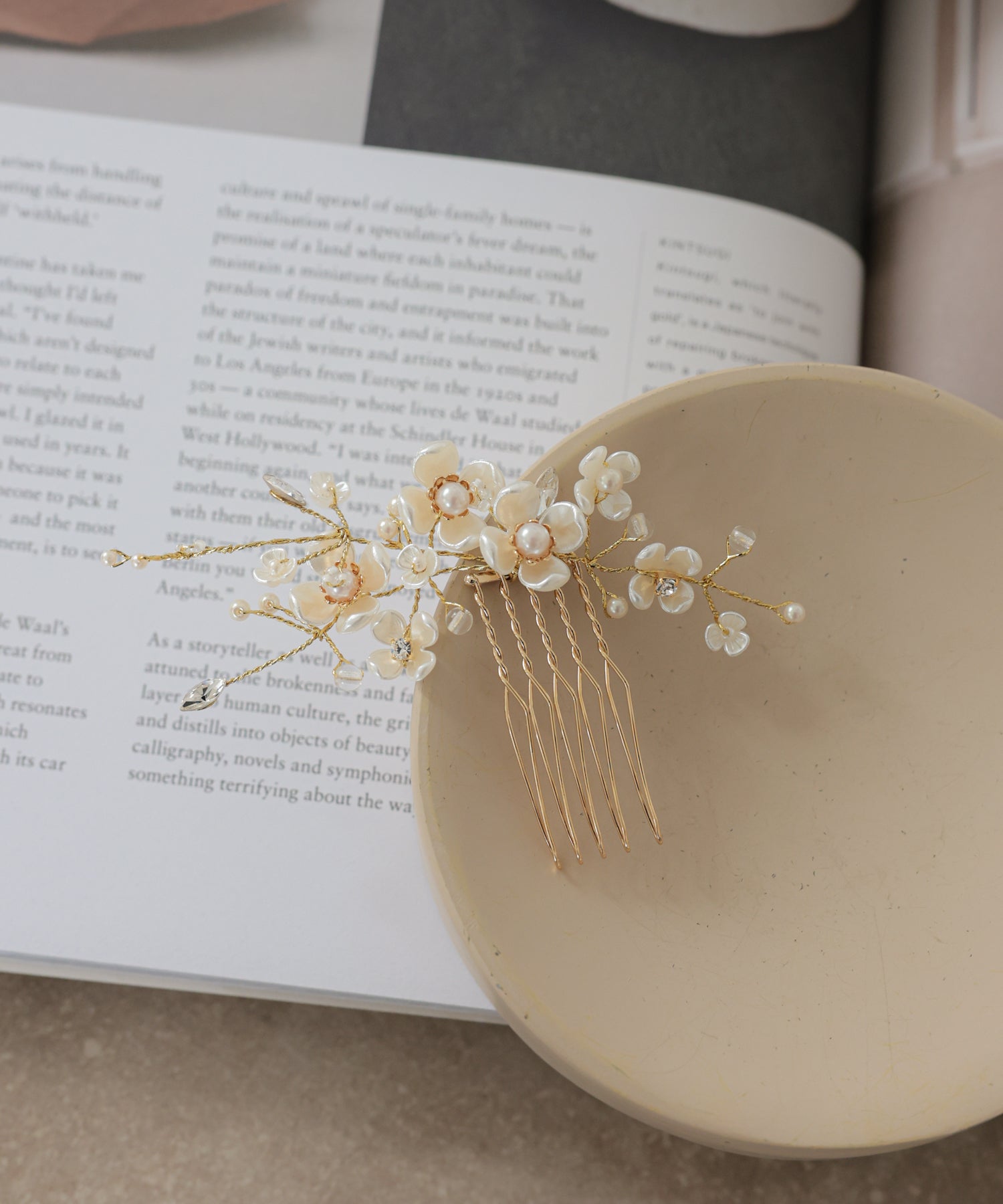 ドレスアクセサリー パールフラワーヘアコーム/CMT42013