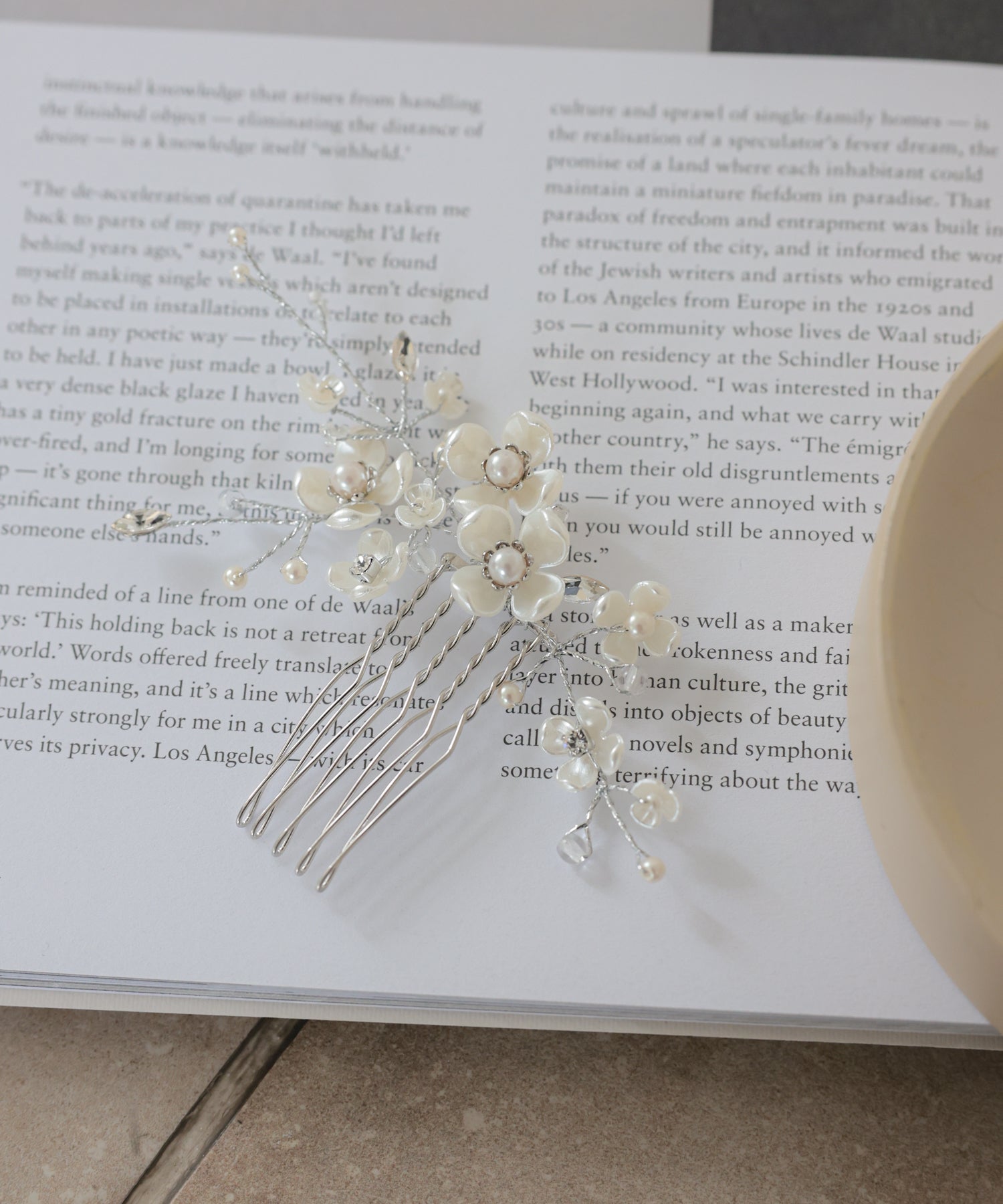 ドレスアクセサリー パールフラワーヘアコーム/CMT42013