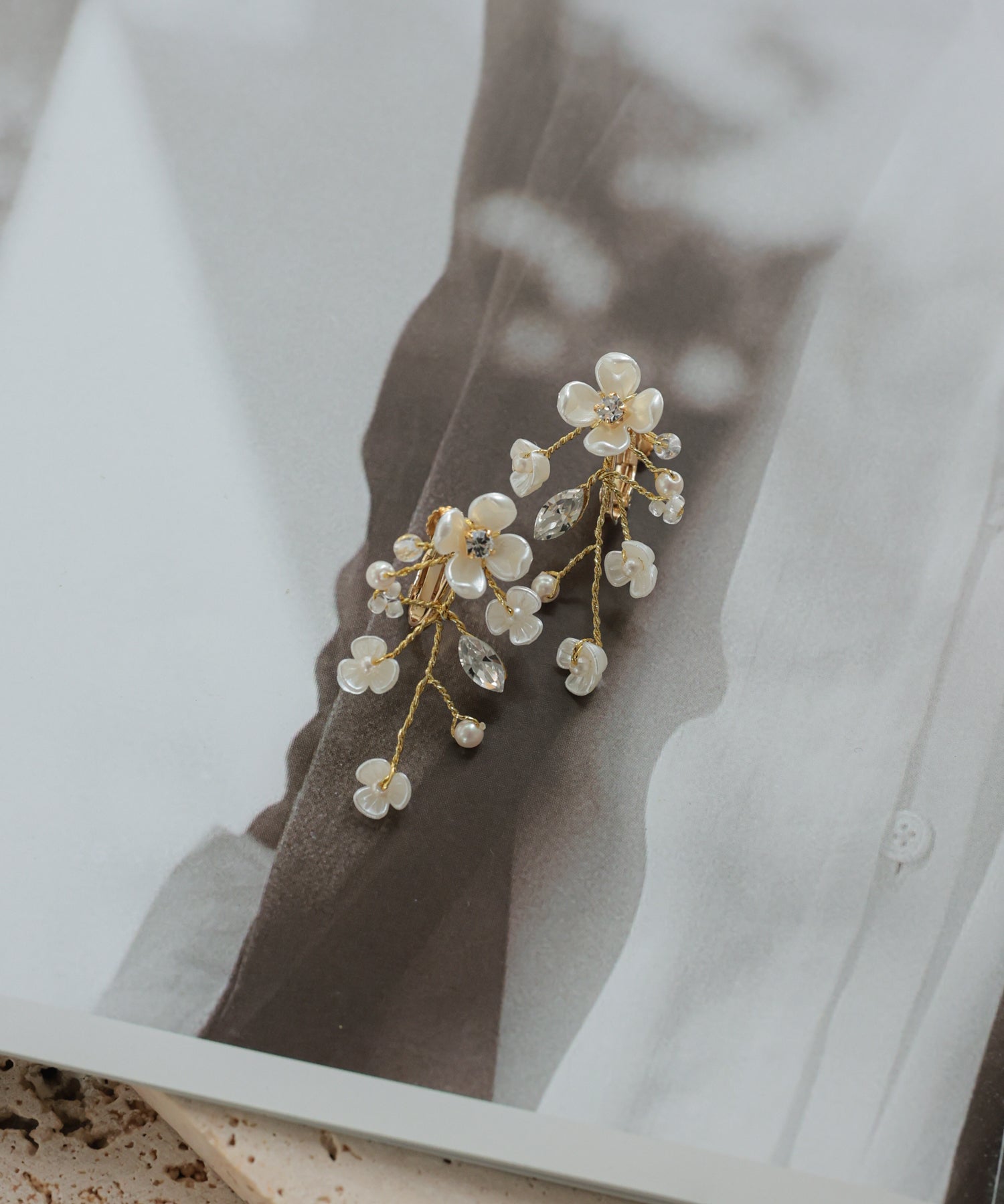 ドレスアクセサリー パールフラワー ビジューイヤリング/ERT42014